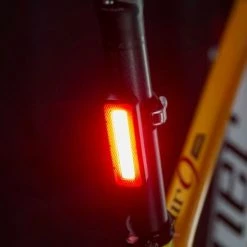 KNOG BLINDER MOB V MR. CHIPS Rear Light -Geschäft für Hautpflege 600x600 115745 115745 2 add1