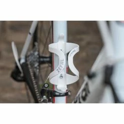 ZEFAL SPRING Bottle Cage White -Geschäft für Hautpflege 600x600 302861 16559909794019